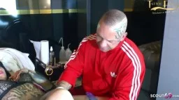 Ich blase dir einen nach der Tatooierung