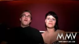 Deutsche Pärchen stürzen sich ins Vergnügen im Swingerclub